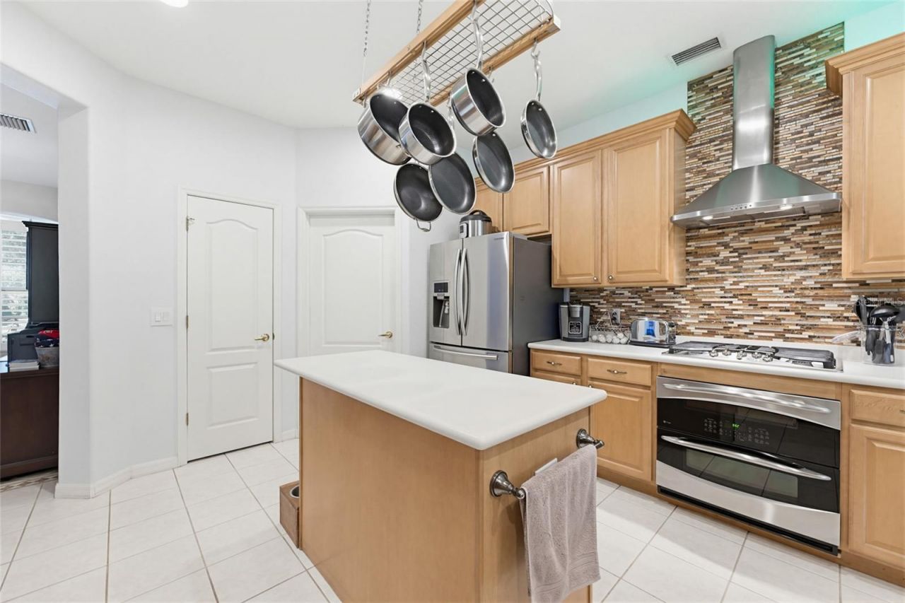 62 Camelot Ridge Drive, Brandon, FL 33511 Photo