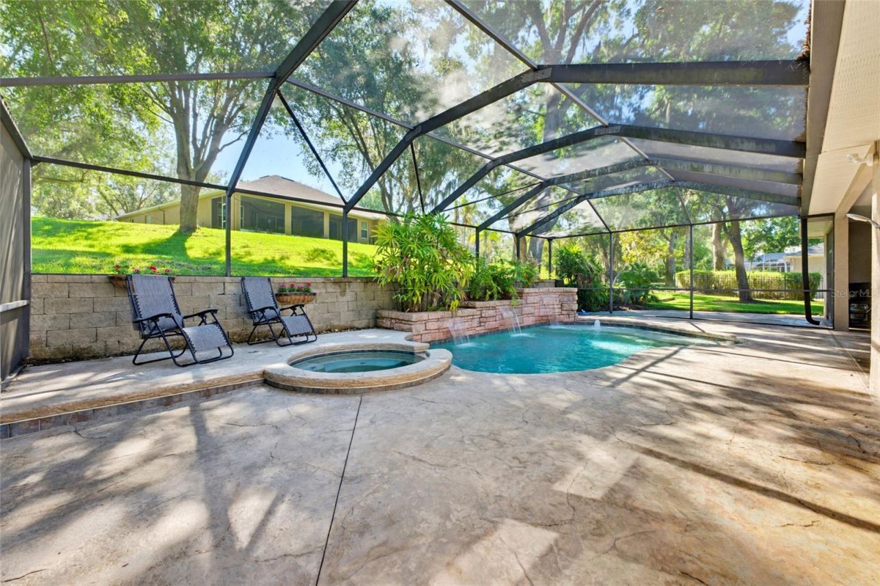 62 Camelot Ridge Drive, Brandon, FL 33511 Photo