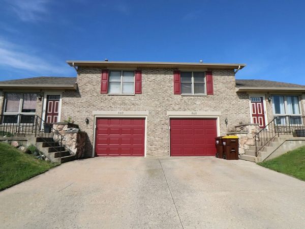 860-868 Carol Avenue , Woodstock, IL 60098