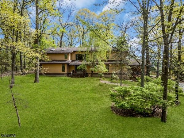 14 Beaver Brook Dr, Washington, NJ 07853