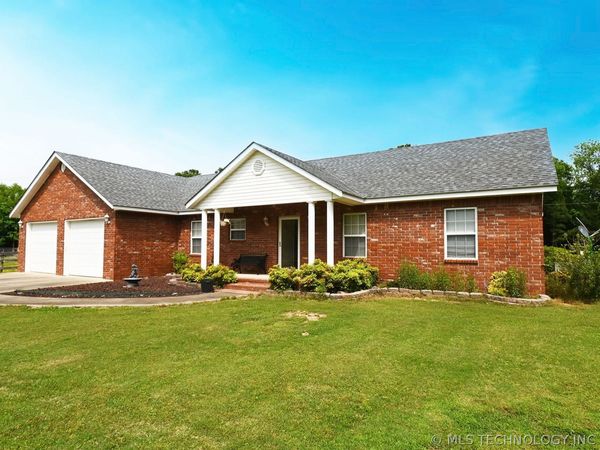 110829 S 4612 Road , Sallisaw, OK 74955