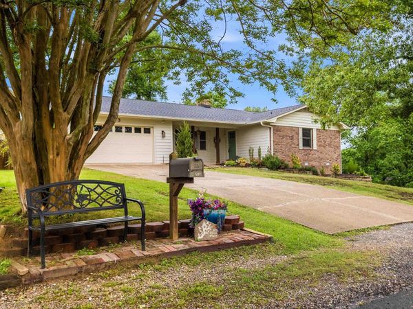 203 CHASE Place, Hot Springs, AR 71901