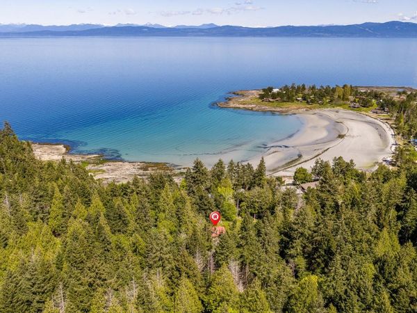 7670 Anderson Dr , Hornby Island, BC V0R 1Z0