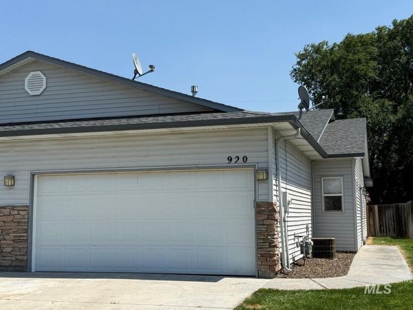 920 S Diamond St., Nampa, ID 83686