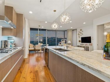 3130 N Harwood Street, Unit 702, Dallas, TX 75201