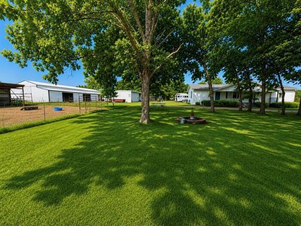 2801 County Road 115 , Whitesboro, TX 76273