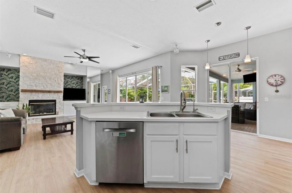 12910 Vicksburg Drive, Tampa, FL 33625 Photo