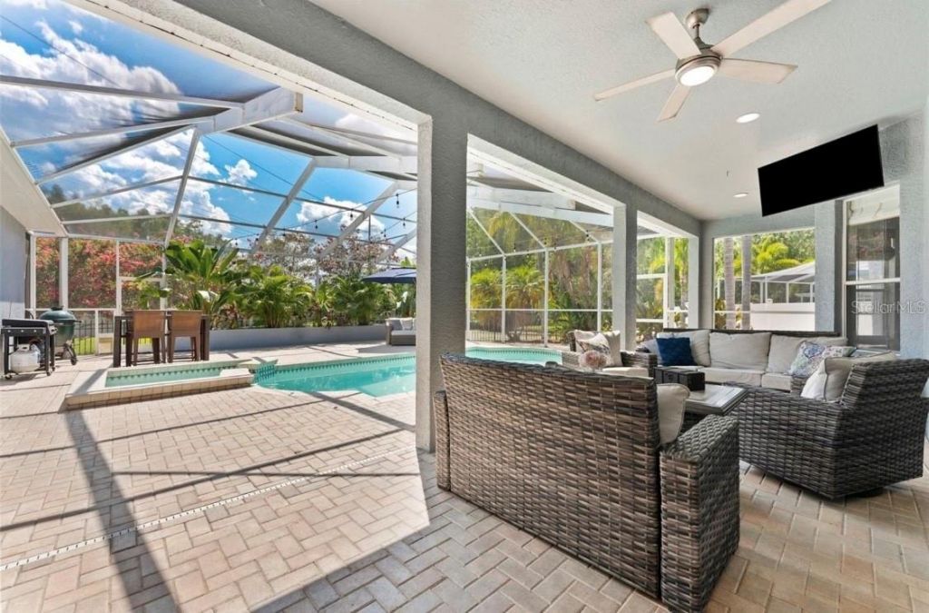 12910 Vicksburg Drive, Tampa, FL 33625 Photo