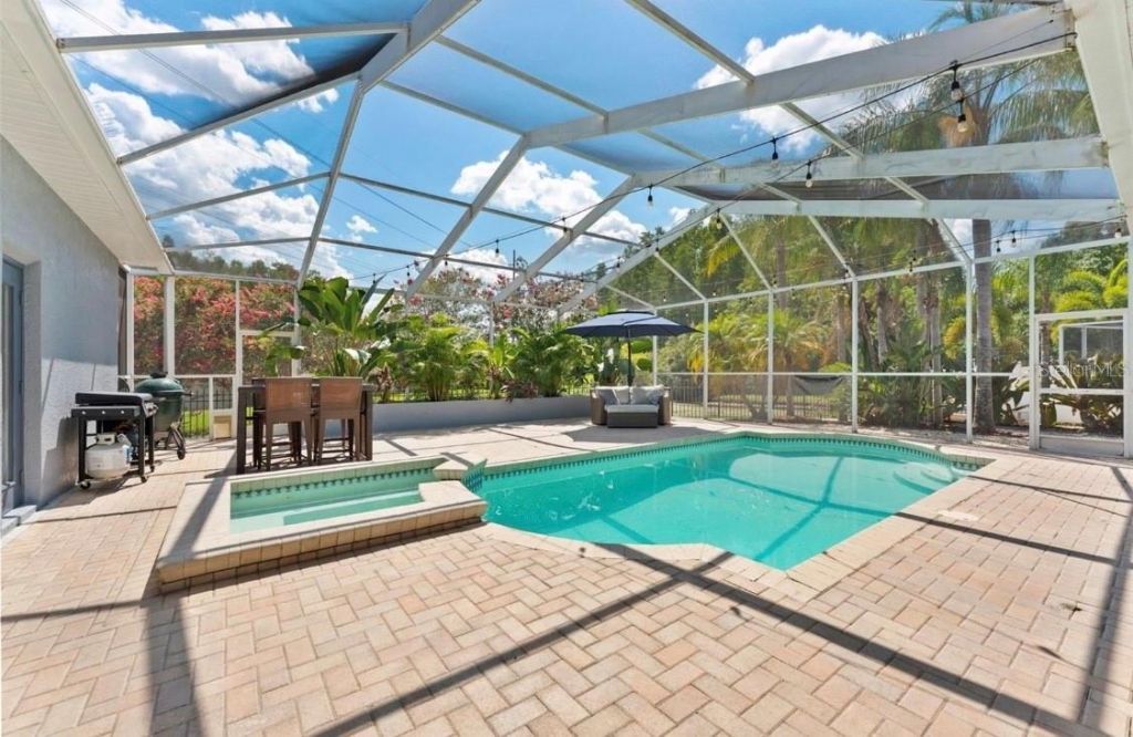 12910 Vicksburg Drive, Tampa, FL 33625 Photo