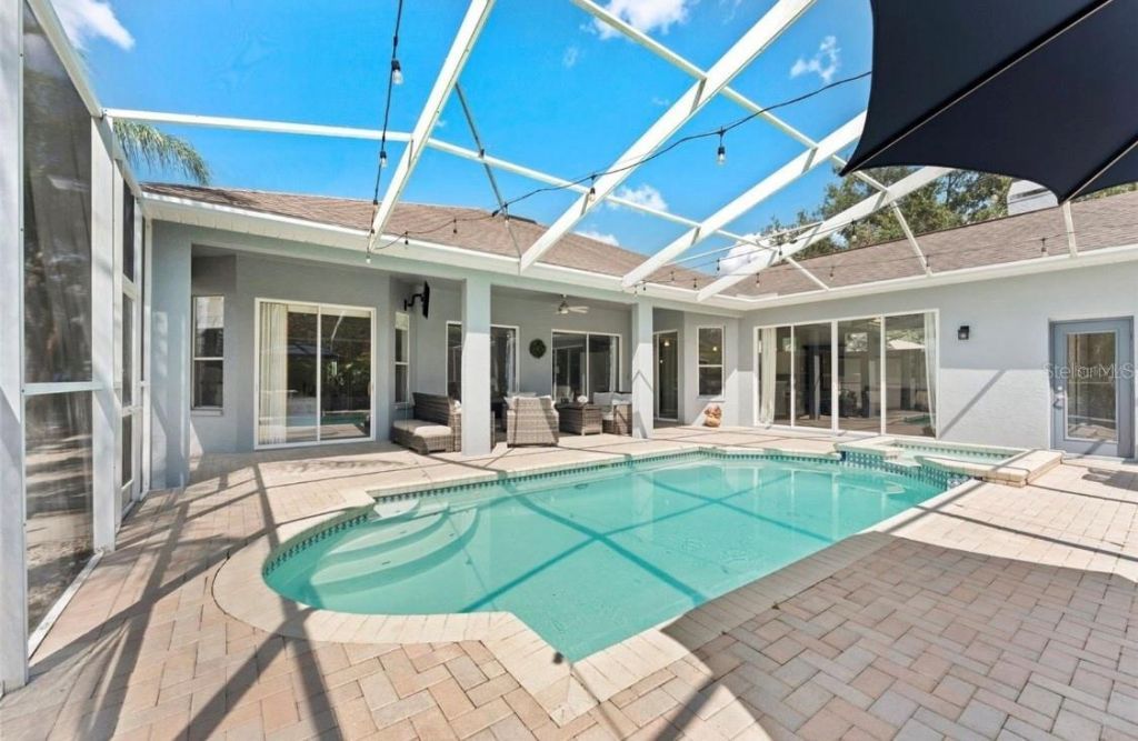 12910 Vicksburg Drive, Tampa, FL 33625 Photo