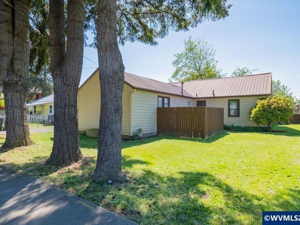 1044 23rd Av, Sweet Home, OR 97386