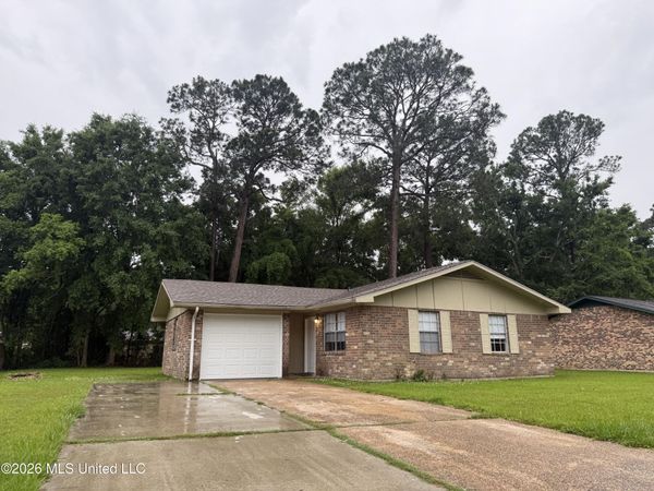 1605 Riverside Drive, Gautier, MS 39553