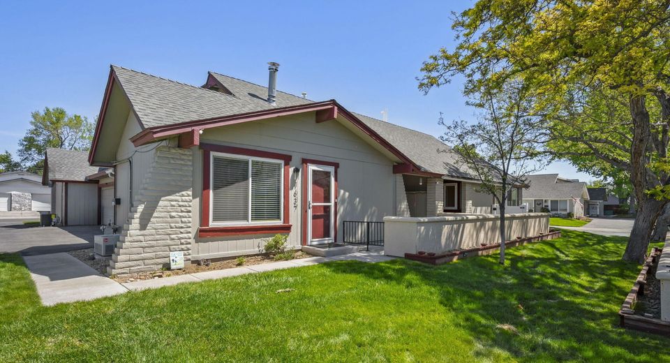 1637 York Way, Sparks, NV 89431 Photo