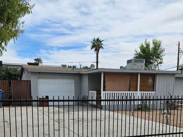 1205 N 43 rd. Place, Phoenix, AZ 85008