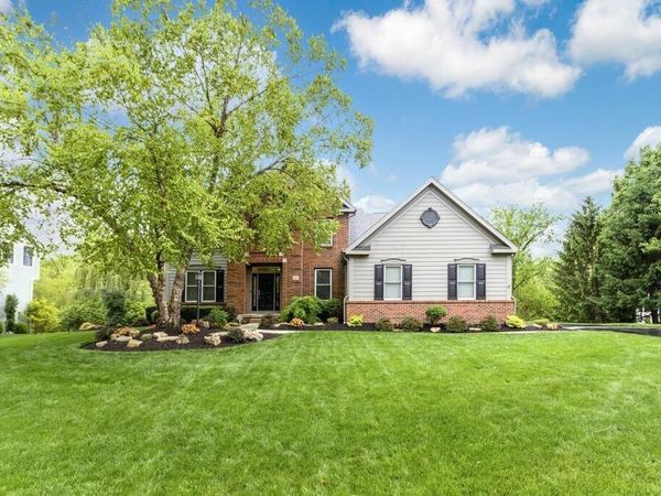 6271 Spinnaker Drive , Lewis Center, OH 43035