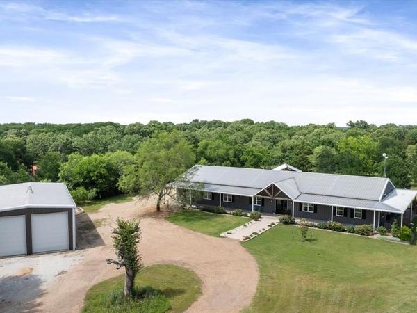 7401 County Road 1204 , Cleburne, TX 76031