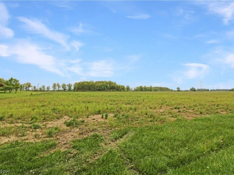 W Bloom Road, Oak Harbor, OH 43449 Photo 13