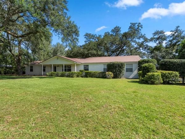 480 W Lakeview Drive, Wewahitchka, FL 32465
