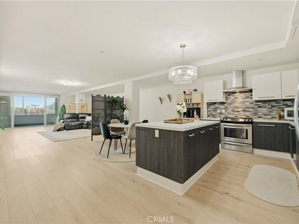 433 Pine Avenue, Unit 201, Long Beach, CA 90802