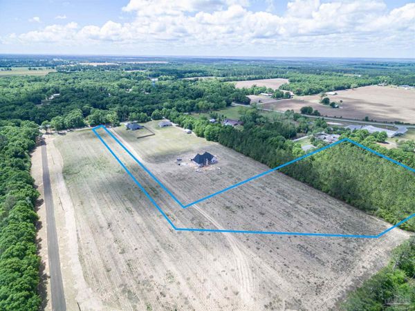000 Daybreak Ln, Pace, FL 32571