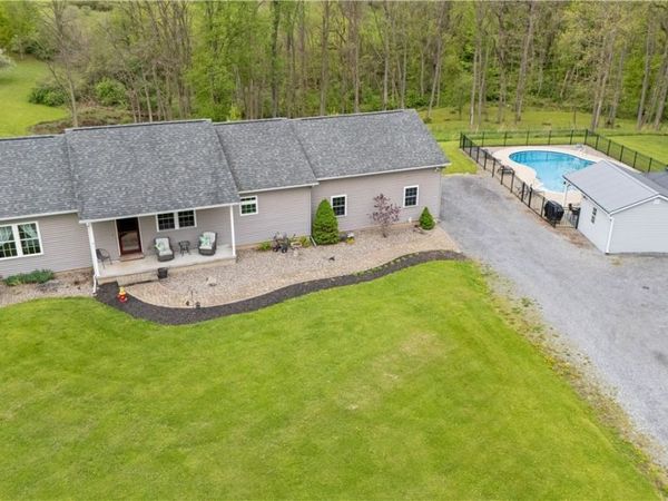 211 S Court Street , Canastota, NY 13032