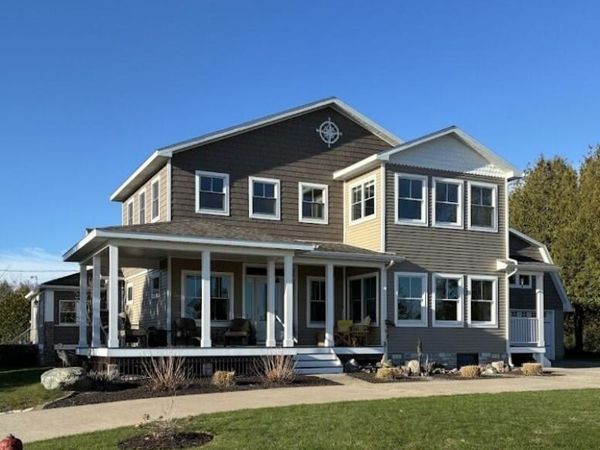 157 N Huron ST, De Tour Village, MI 49725