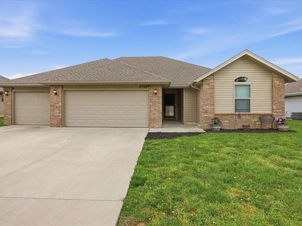 448 W Melody Lane , Republic, MO 65738