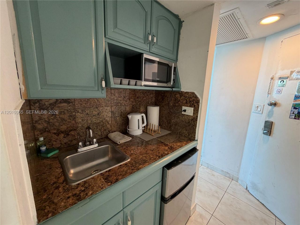 5445 Collins Ave , Unit 1606, Miami Beach, FL 33140 Photo