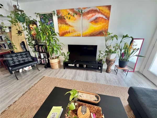 330 74th St , Unit 15, Miami Beach, FL 33141