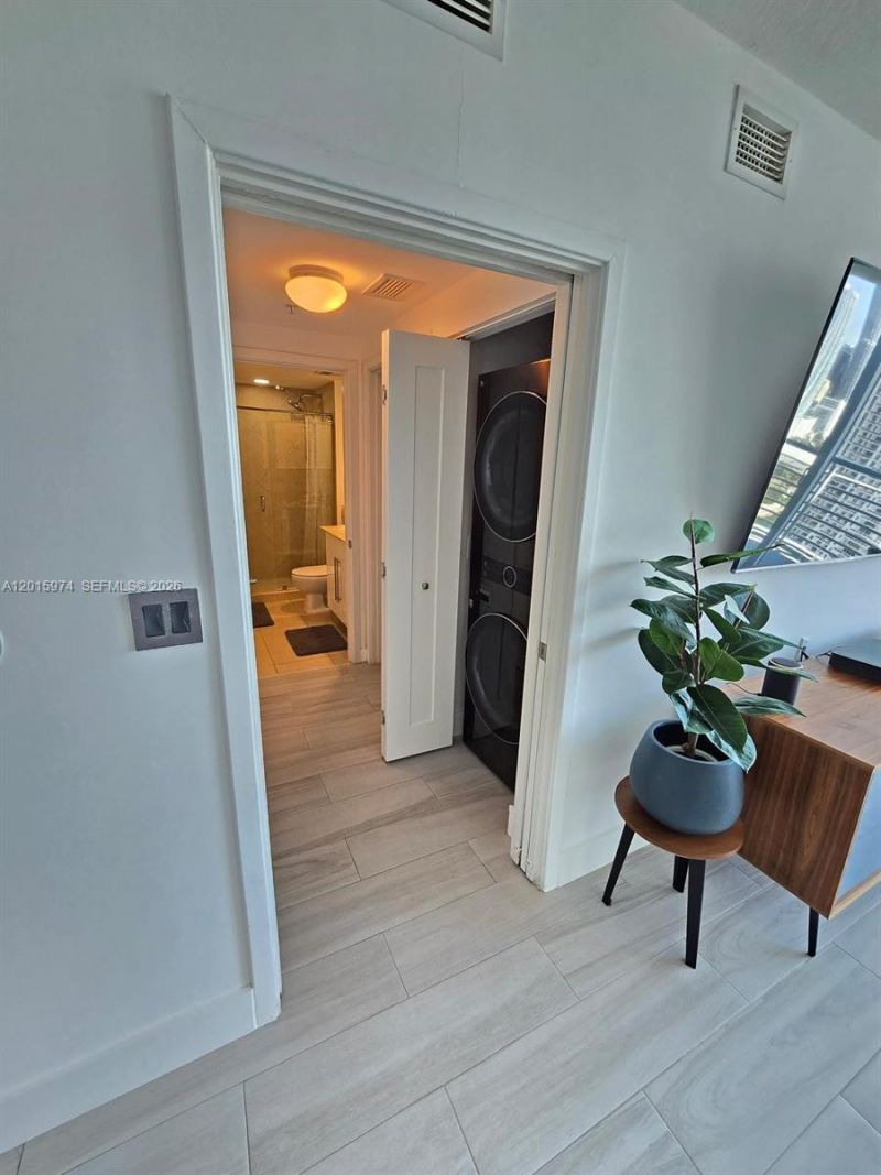 325 S Biscayne Blvd , Unit 3719, Miami, FL 33131 Photo
