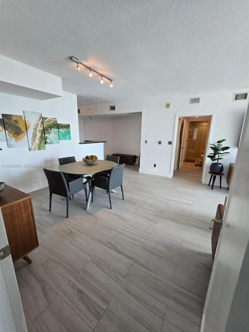 325 S Biscayne Blvd , Unit 3719, Miami, FL 33131 Photo
