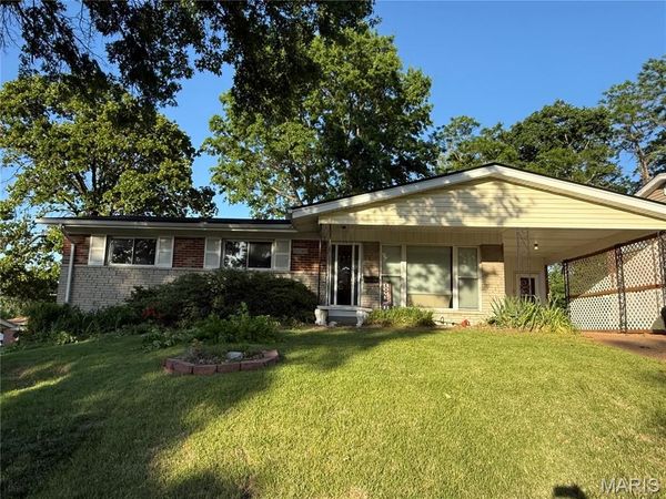 5144 Wallingford Drive, St Louis, MO 63121