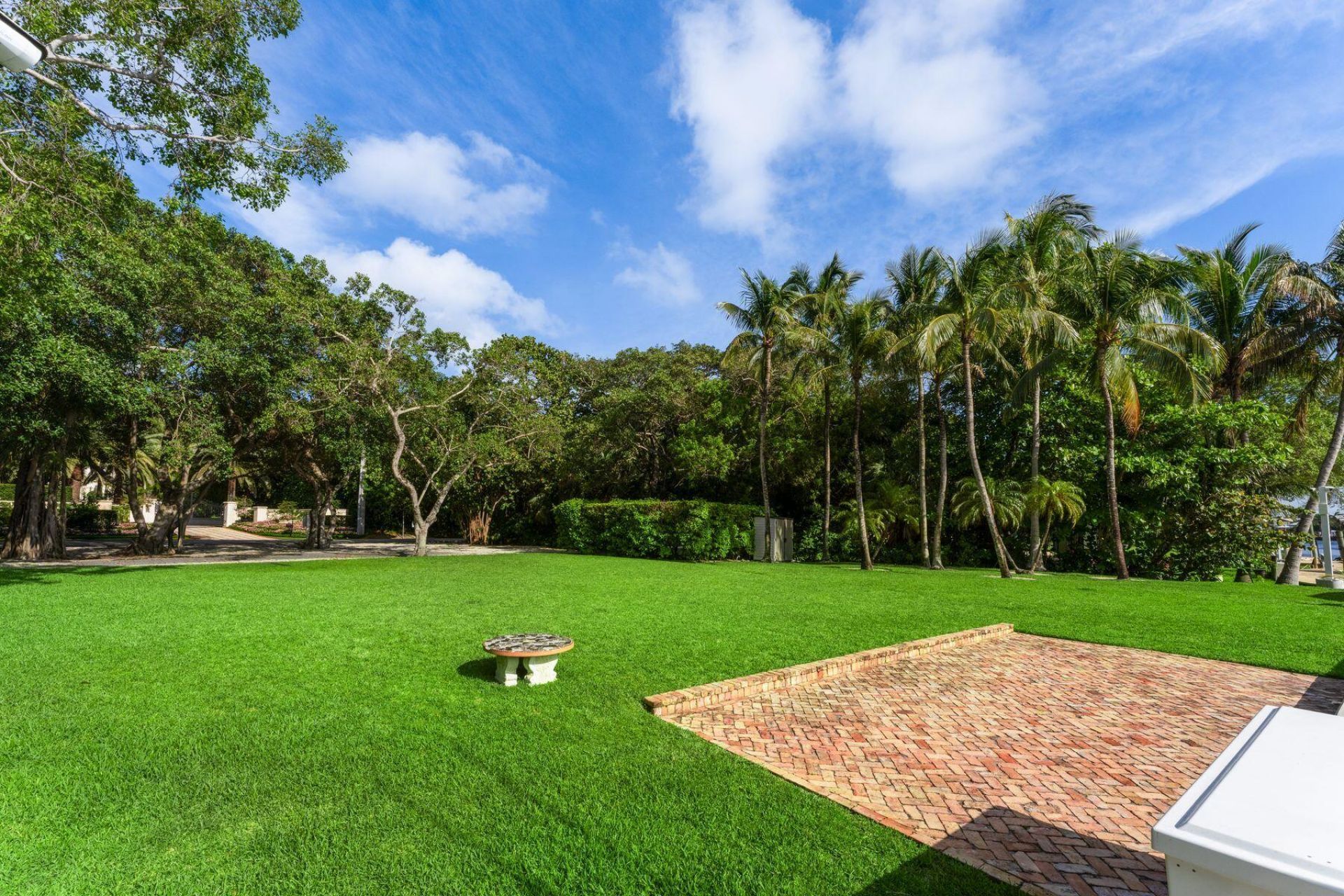 1131 Hillsboro Mile, Hillsboro Beach, FL 33062 Photo