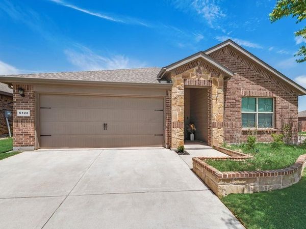 6128 Frontiersman Trail , Fort Worth, TX 76179