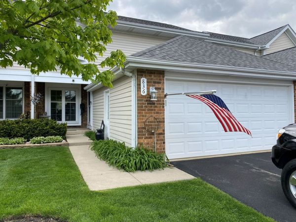 836 Golf Course Road , Crystal Lake, IL 60014