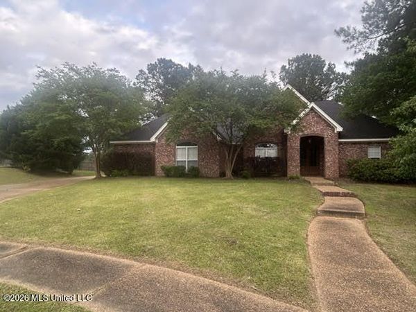 304 Riverton Court, Byram, MS 39272