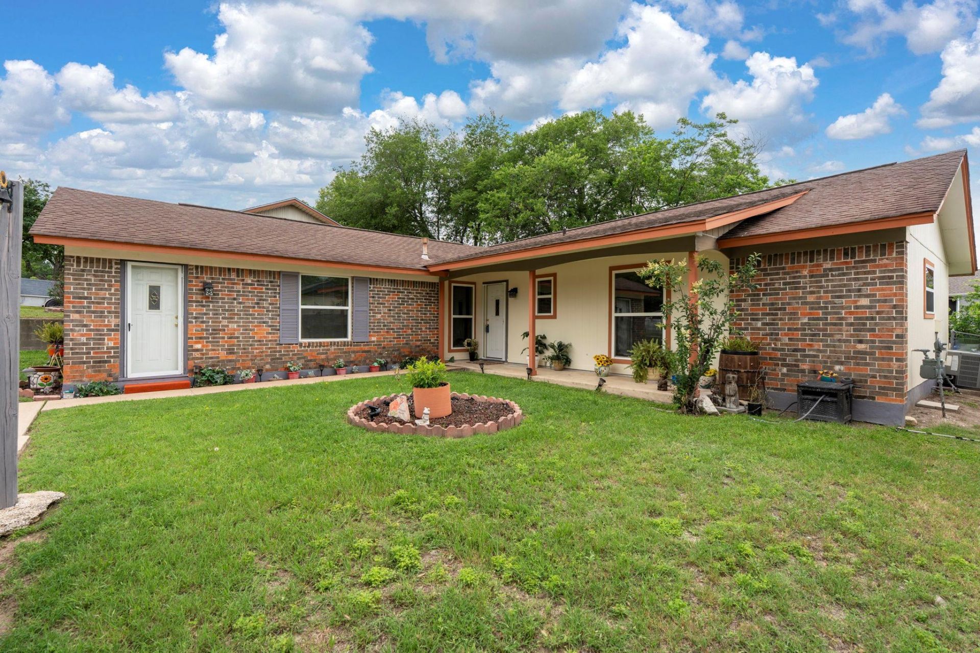 716 Buckingham Pl, Austin, TX 78745 Main Photo