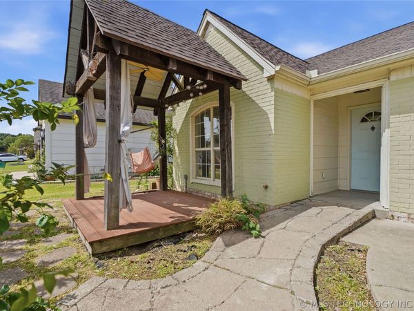 3226 N 2nd Place, Broken Arrow, OK 74012