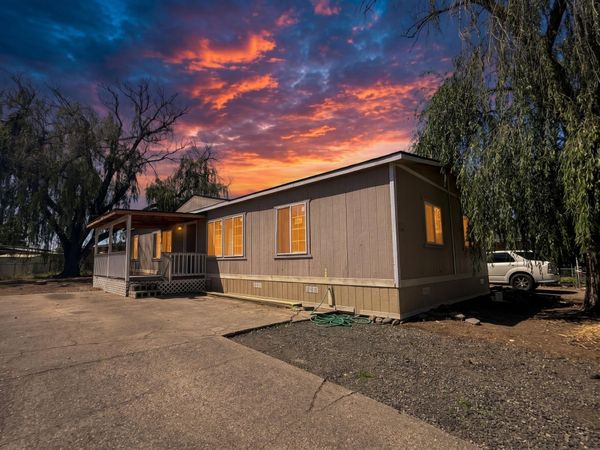 3600 Avenue G, Unit SPC 42, White City, OR 97503