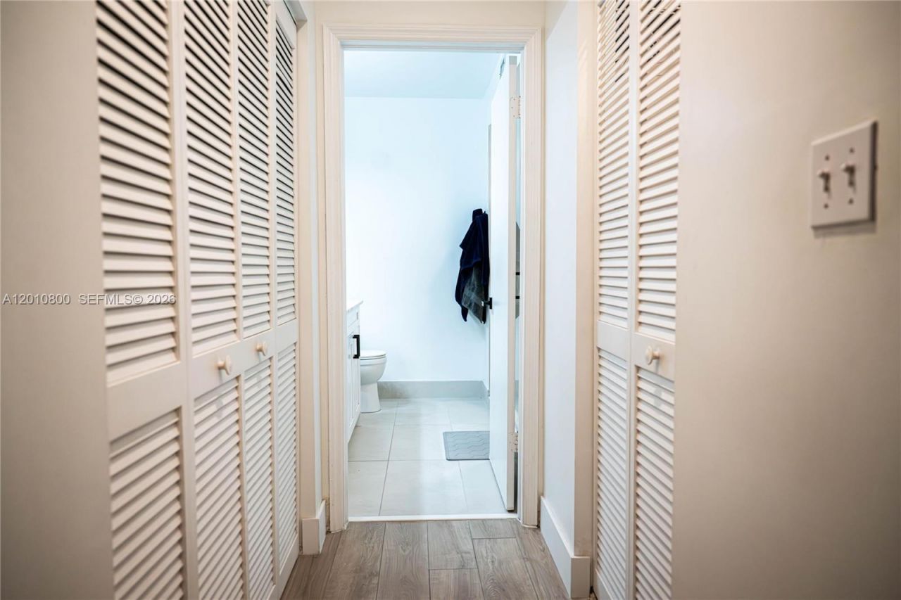 9167 Fontainebleau Blvd , Unit 6, Miami, FL 33172 Photo