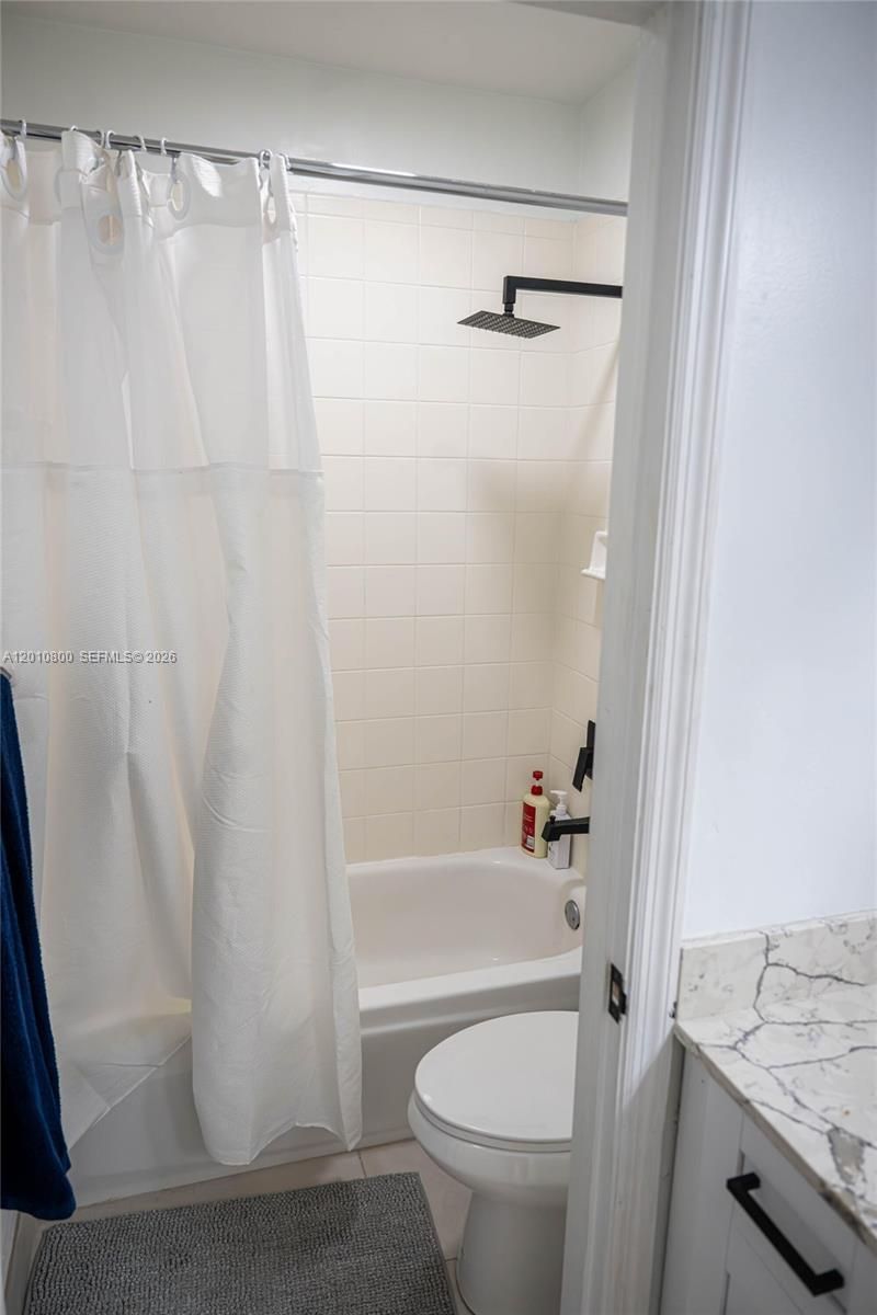 9167 Fontainebleau Blvd , Unit 6, Miami, FL 33172 Photo