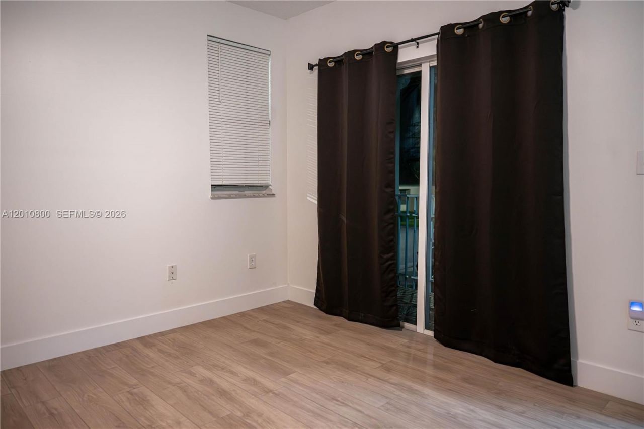 9167 Fontainebleau Blvd , Unit 6, Miami, FL 33172 Photo