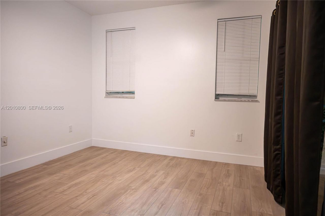 9167 Fontainebleau Blvd , Unit 6, Miami, FL 33172 Photo