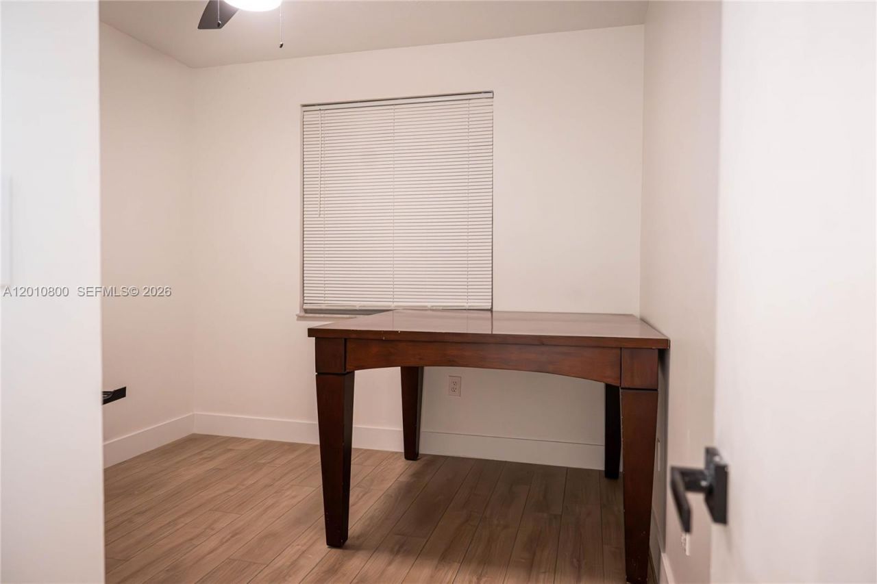 9167 Fontainebleau Blvd , Unit 6, Miami, FL 33172 Photo