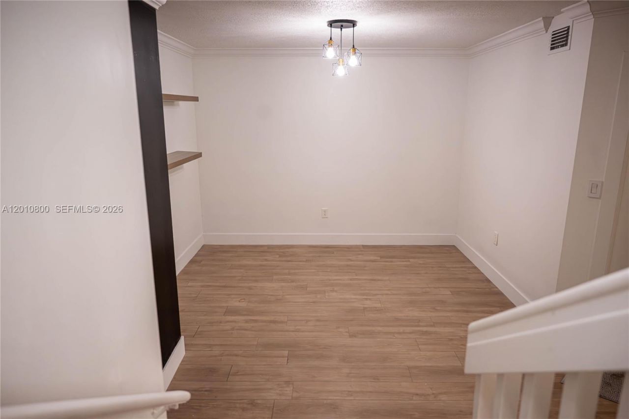 9167 Fontainebleau Blvd , Unit 6, Miami, FL 33172 Photo