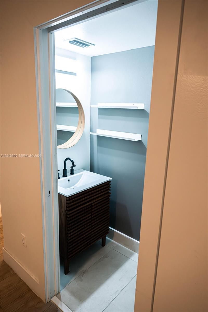 9167 Fontainebleau Blvd , Unit 6, Miami, FL 33172 Photo