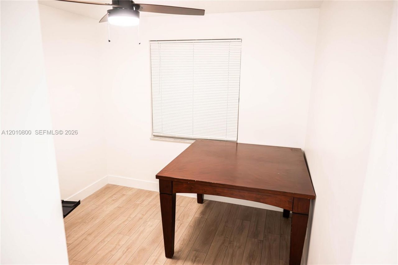 9167 Fontainebleau Blvd , Unit 6, Miami, FL 33172 Photo