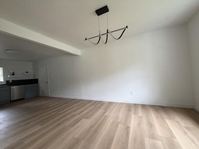 1229 Winston Street Photo 17