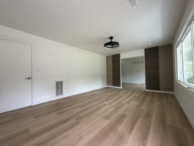1229 Winston Street Photo 25