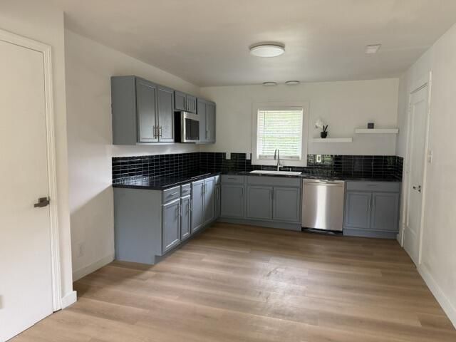 1229 Winston Street Photo 7
